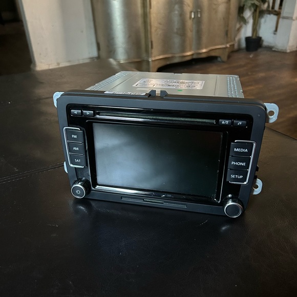2014 Volkswagen, Jetta, GLI radio - Picture 1 of 2